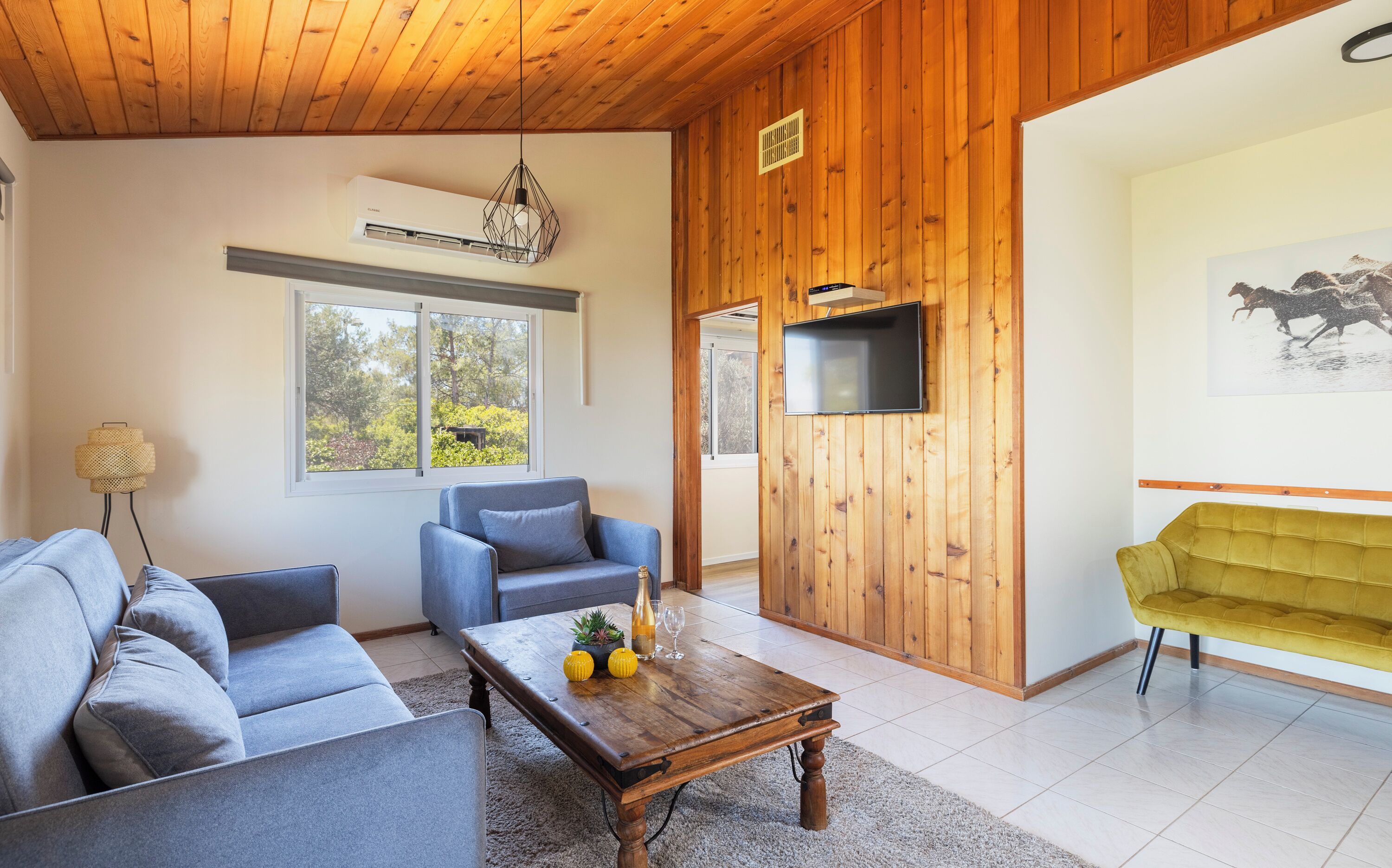 1 bedroom, premium bedding, iron/ironing board, free cots/infant beds