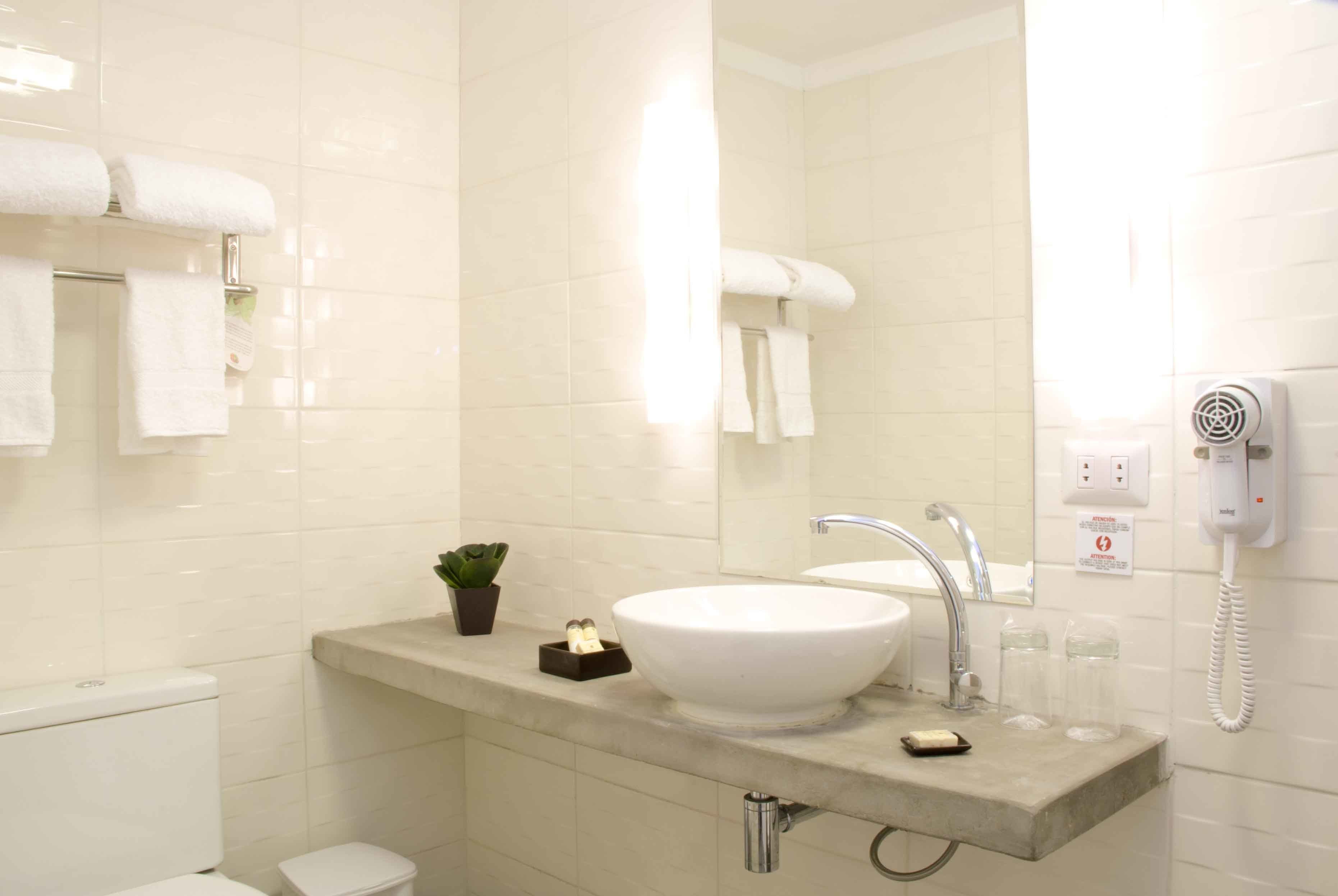 single room | bathroom | shower, free toiletries, hair dryer, towels