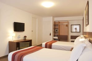 Double Room | 1 bedroom, Select Comfort beds, in-room safe, desk