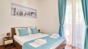 1 bedroom, premium bedding, down comforters, memory foam beds