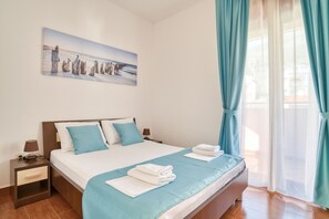 1 多间卧室、高档床上用品、羽绒被、记忆海绵床垫