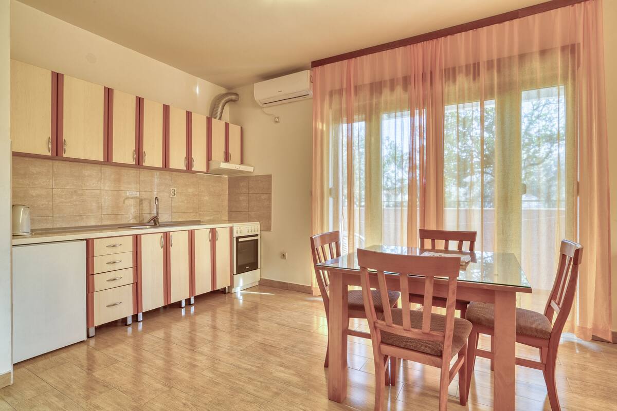 Deluxe Apartment, 1 Bedroom, Terrace | Private kitchen