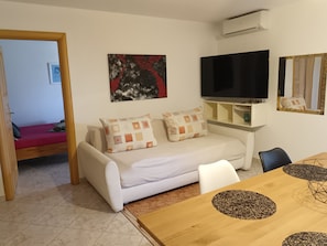 Comfort Apartment | Living area | LCD TV