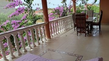 Comfort-Apartment, 2 Schlafzimmer | Terrasse/Patio