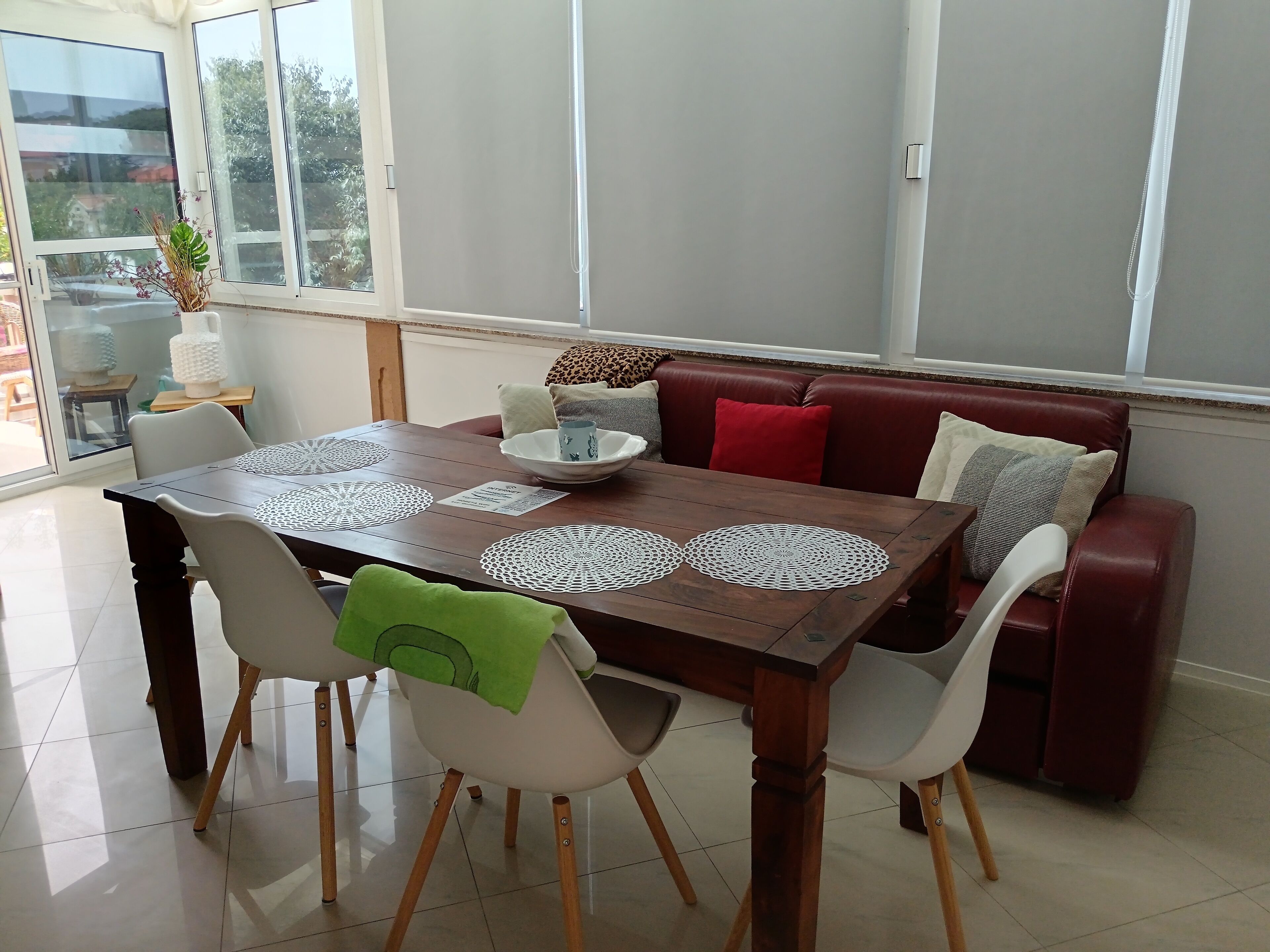 Comfort Apartment, 3 Bedrooms | Living area | LCD TV