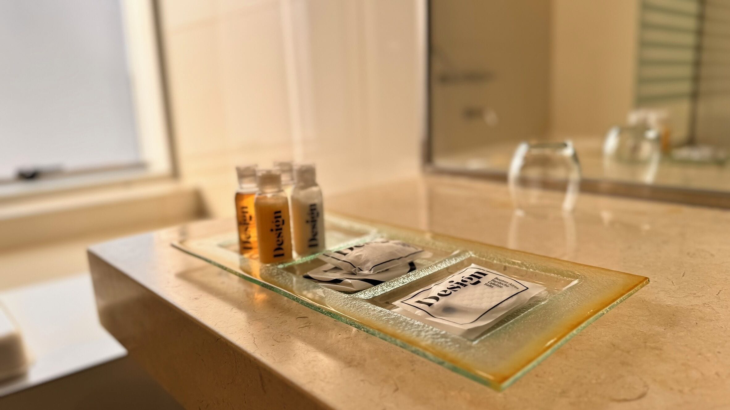 deluxe studio suite | bathroom | combined shower/bathtub, jetted bath, rainfall showerhead