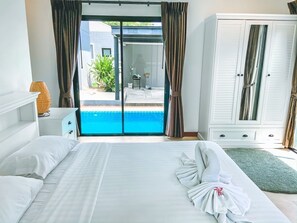 Villa, 3 habitaciones, vistas a la piscina | Decoración individual, mobiliario individual, escritorio