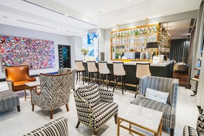 Lobby sitting area - Gracie Art Hotel 798 (Beijing)