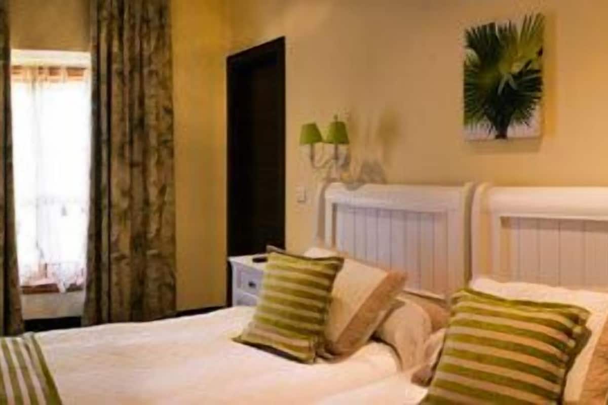 individually furnished, desk, blackout curtains, free cots/infant beds