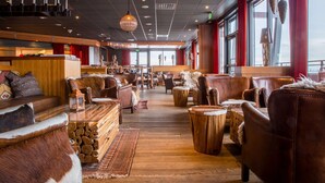 Bar (on property) - Radisson Blu Mountain Resort & Residences (Trysil)