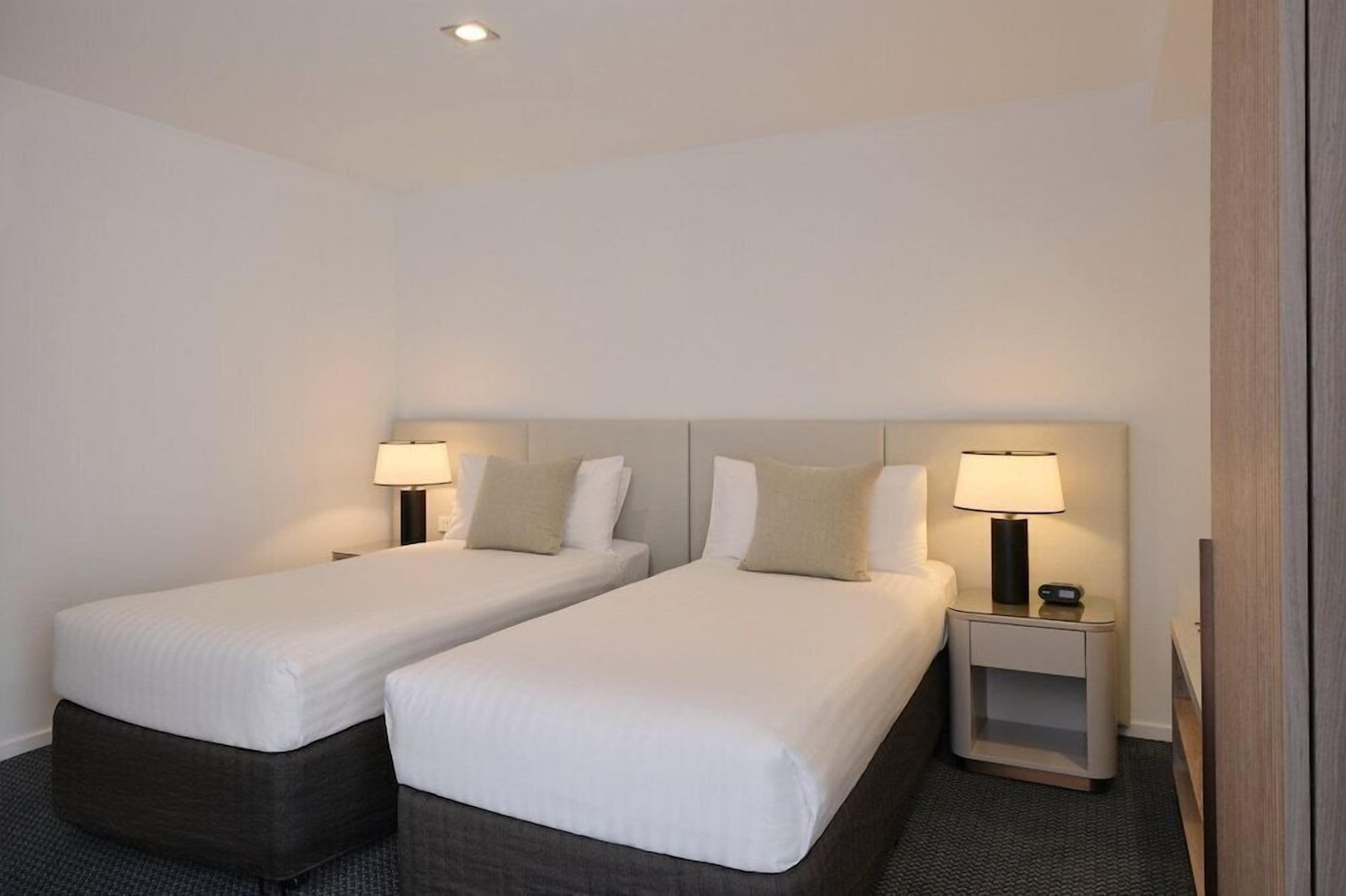 Premium bedding, in-room safe, individually decorated
