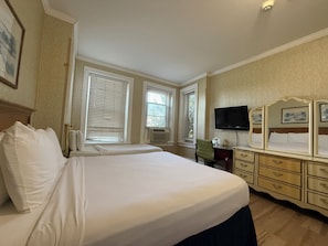 Chambre Standard Double ou avec lits jumeaux | Chambres insonorisées, fer et planche à repasser, Wi-Fi gratuit
