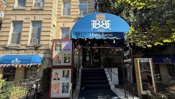 Fachada de la propiedad