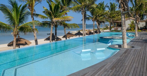 3 outdoor pools, sun loungers