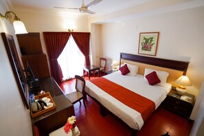 Egyptian cotton sheets, premium bedding, pillow-top beds, in-room safe
