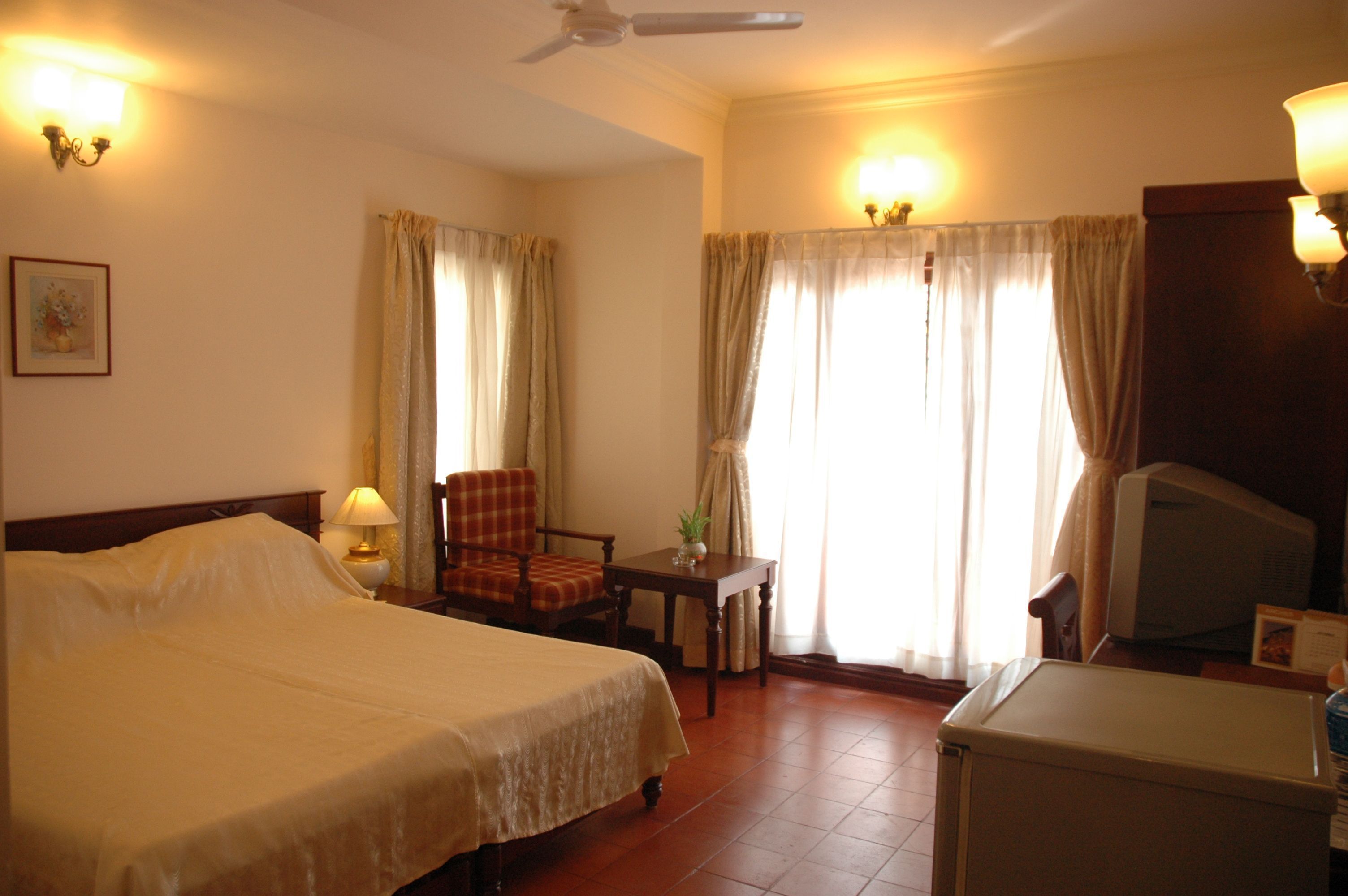 egyptian cotton sheets, premium bedding, pillow-top beds, in-room safe