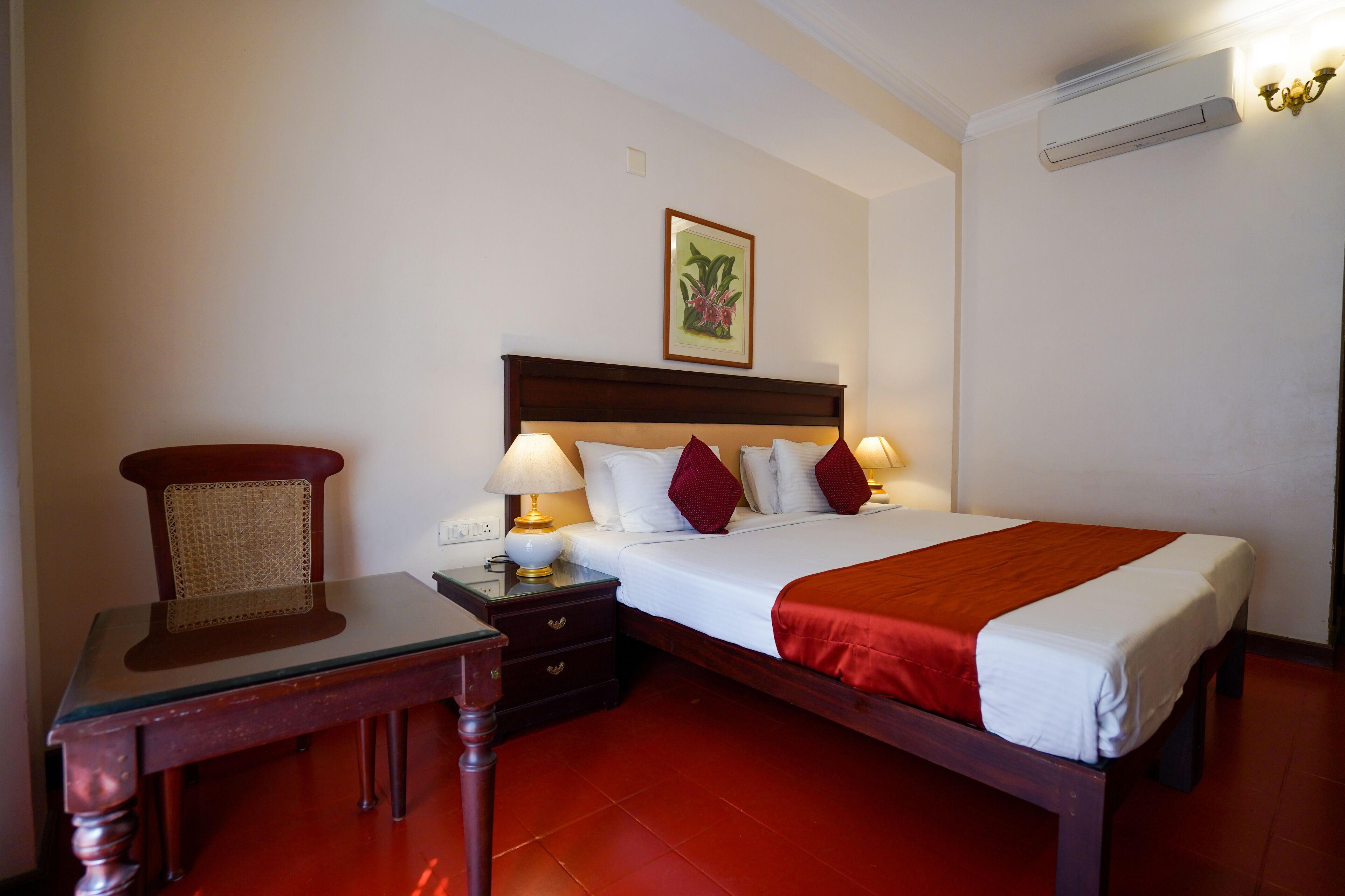 egyptian cotton sheets, premium bedding, pillow-top beds, in-room safe