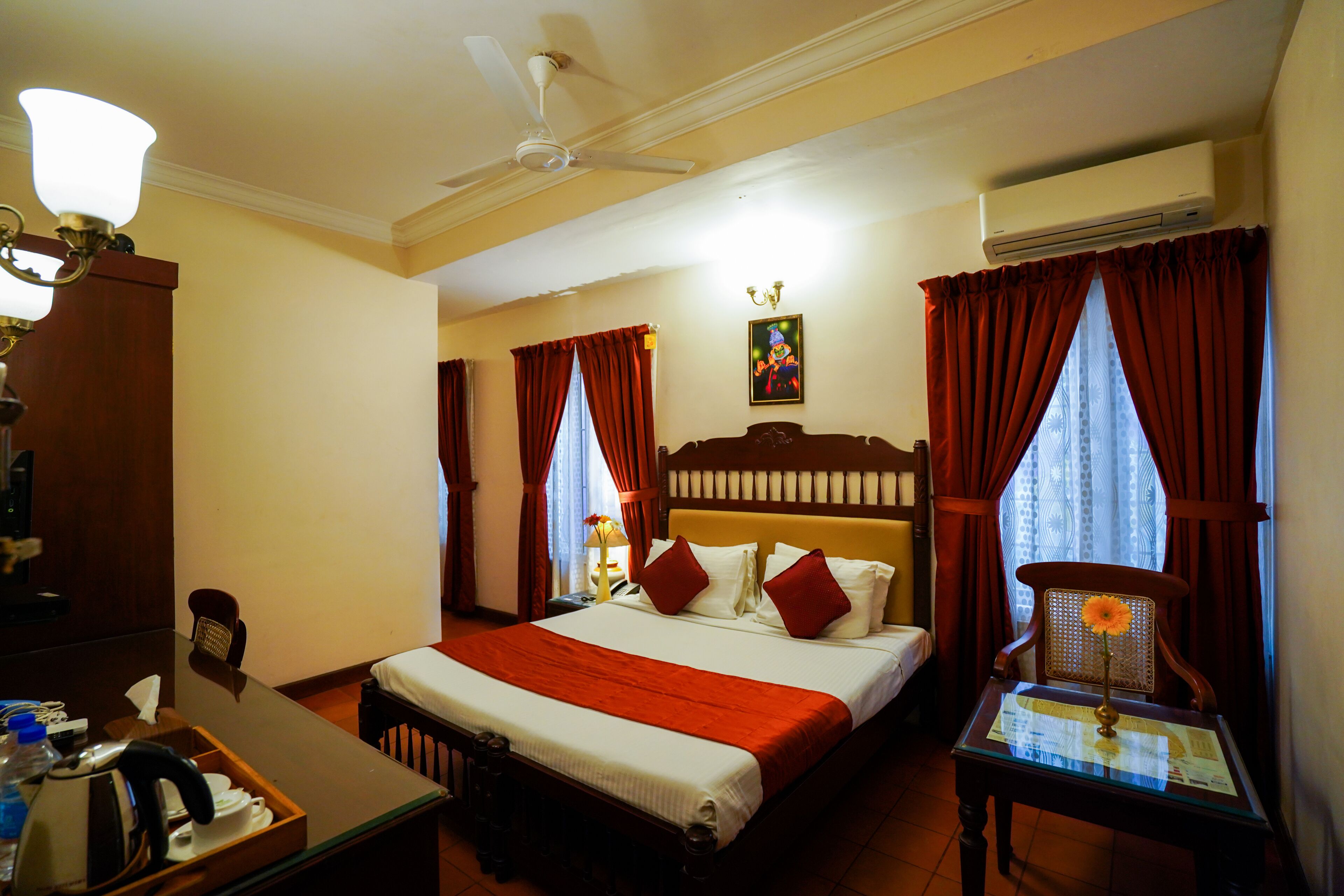 deluxe room, 1 double bed | egyptian cotton sheets, premium bedding, pillow-top beds, in-room safe