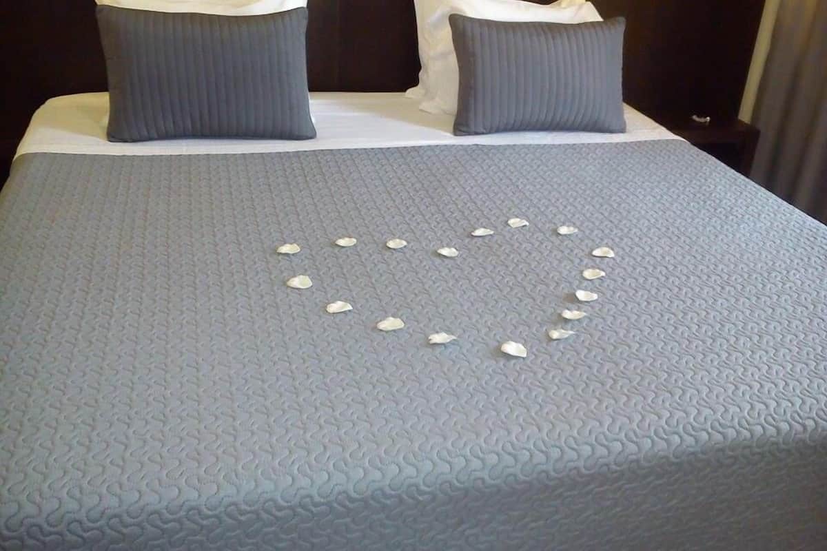 romantic room, balcony | 1 bedroom, desk, laptop workspace, blackout curtains