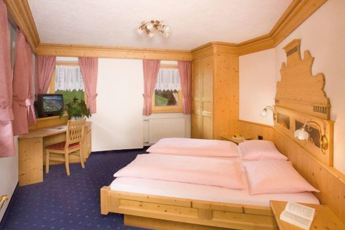 Family Quadruple Room | Premium bedding, down comforters, pillowtop beds, in-room safe
