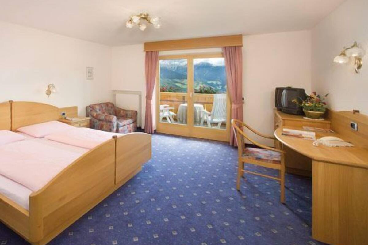 Family Triple Room | Premium bedding, down comforters, pillowtop beds, in-room safe