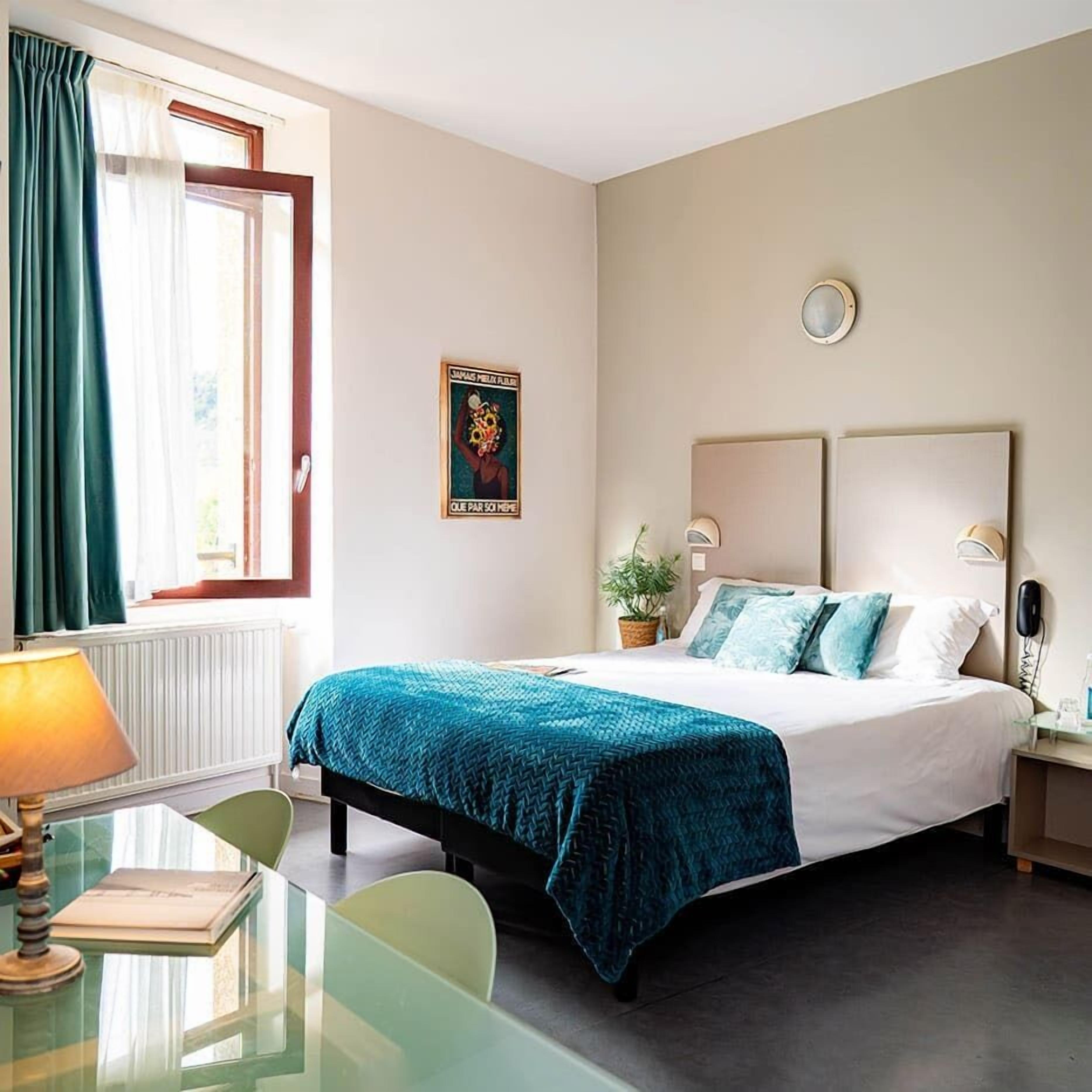 Literie de qualité supérieure, bureau, rideaux occultants, Wi-Fi gratuit