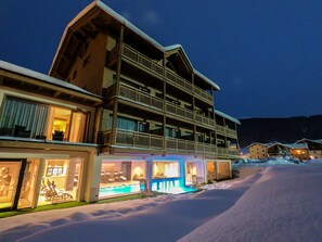 Front of property - evening/night - Hotel Francesin (Livigno)