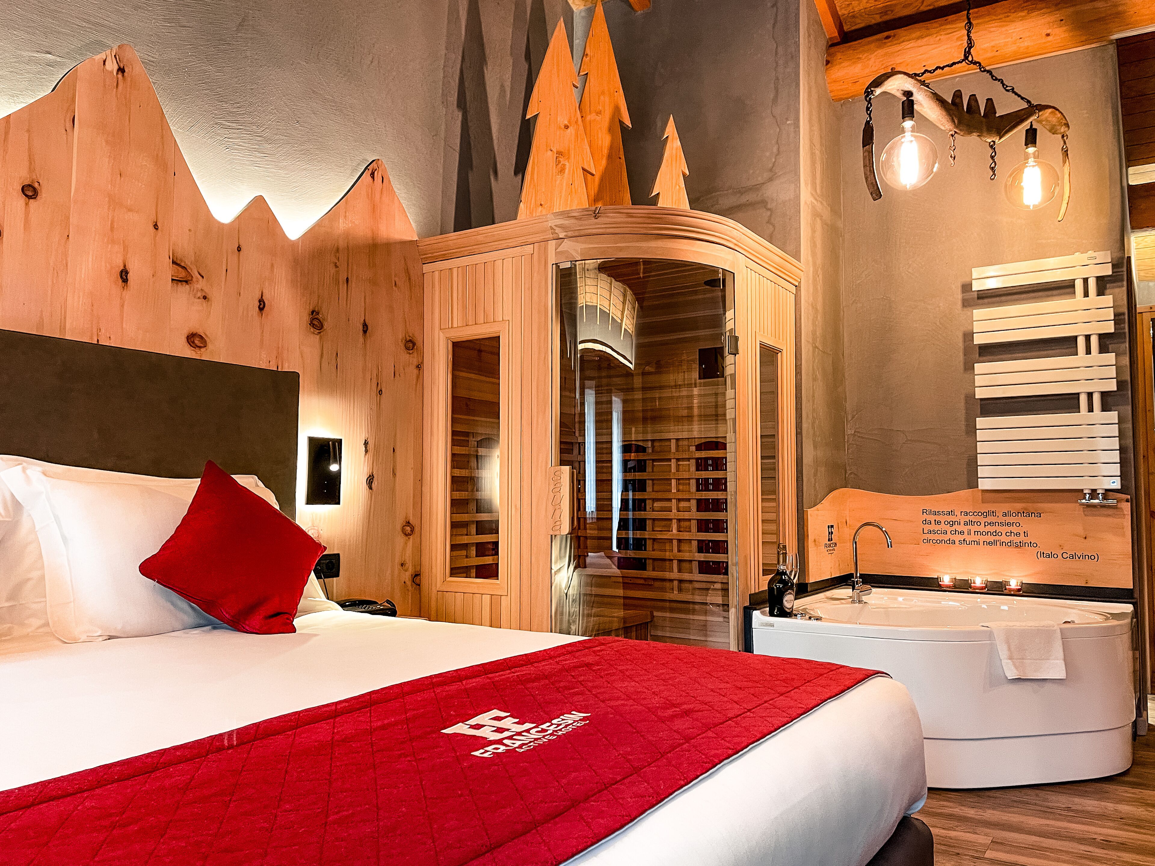 romantic double room | down duvets, in-room safe, desk, soundproofing