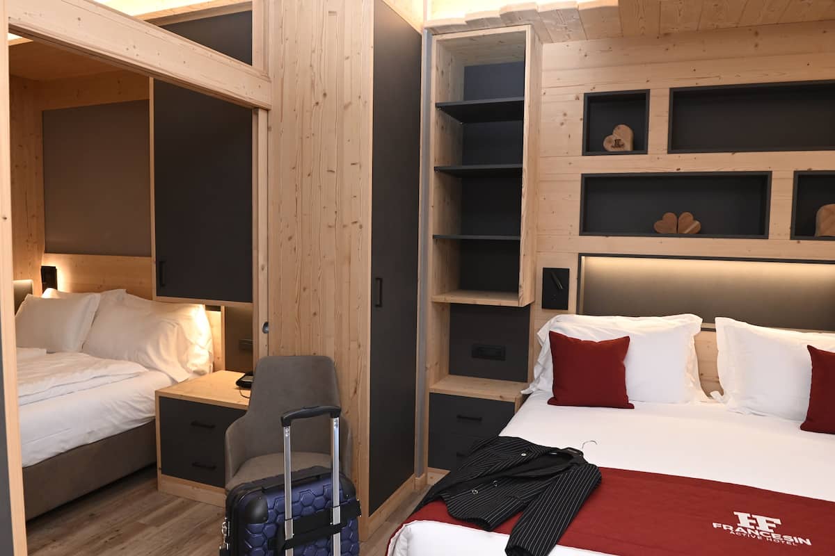 Superior Quadruple Room | Down comforters, in-room safe, desk, soundproofing
