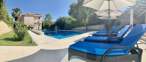 حمّام سباحة خارجي