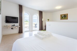 Studio Suite, Sea View