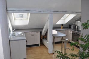 Standard Apartment, 2 Bedrooms (Du Russel Suite B) | Private kitchen | Full-size fridge, microwave, oven, stovetop - Baden-Baden Du Russel Suites (Baden-Baden)