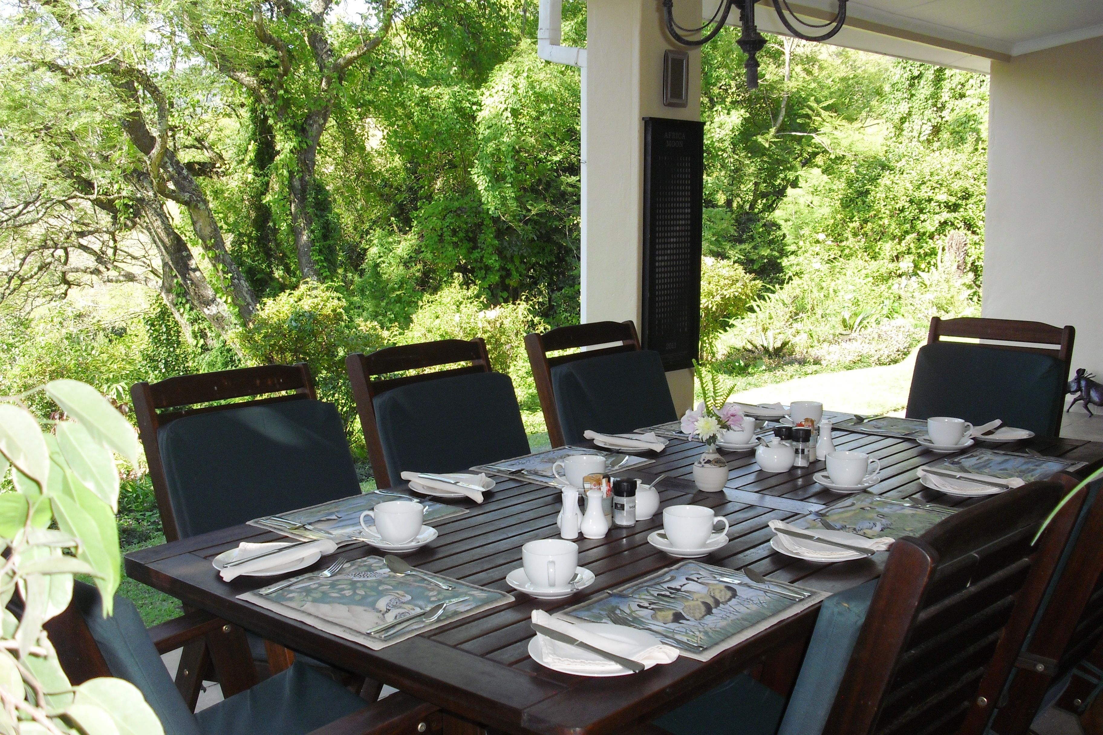 تناول الطعام بالخارج