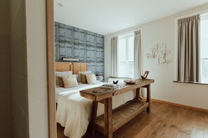 Chambre Double | Décoration personnalisée, ameublement personnalisé, bureau