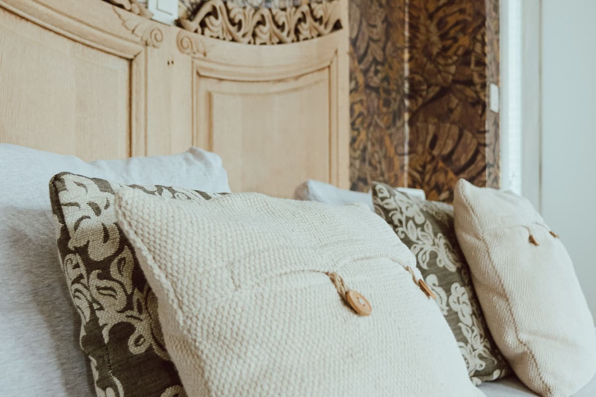 double room | 1 bedroom, individually decorated, individually furnished, desk