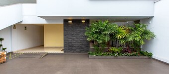 Sm Hotel And Business