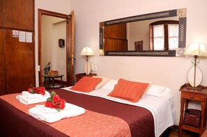 Premium bedding, down duvets, minibar, in-room safe - Posada del Angel (Salta)