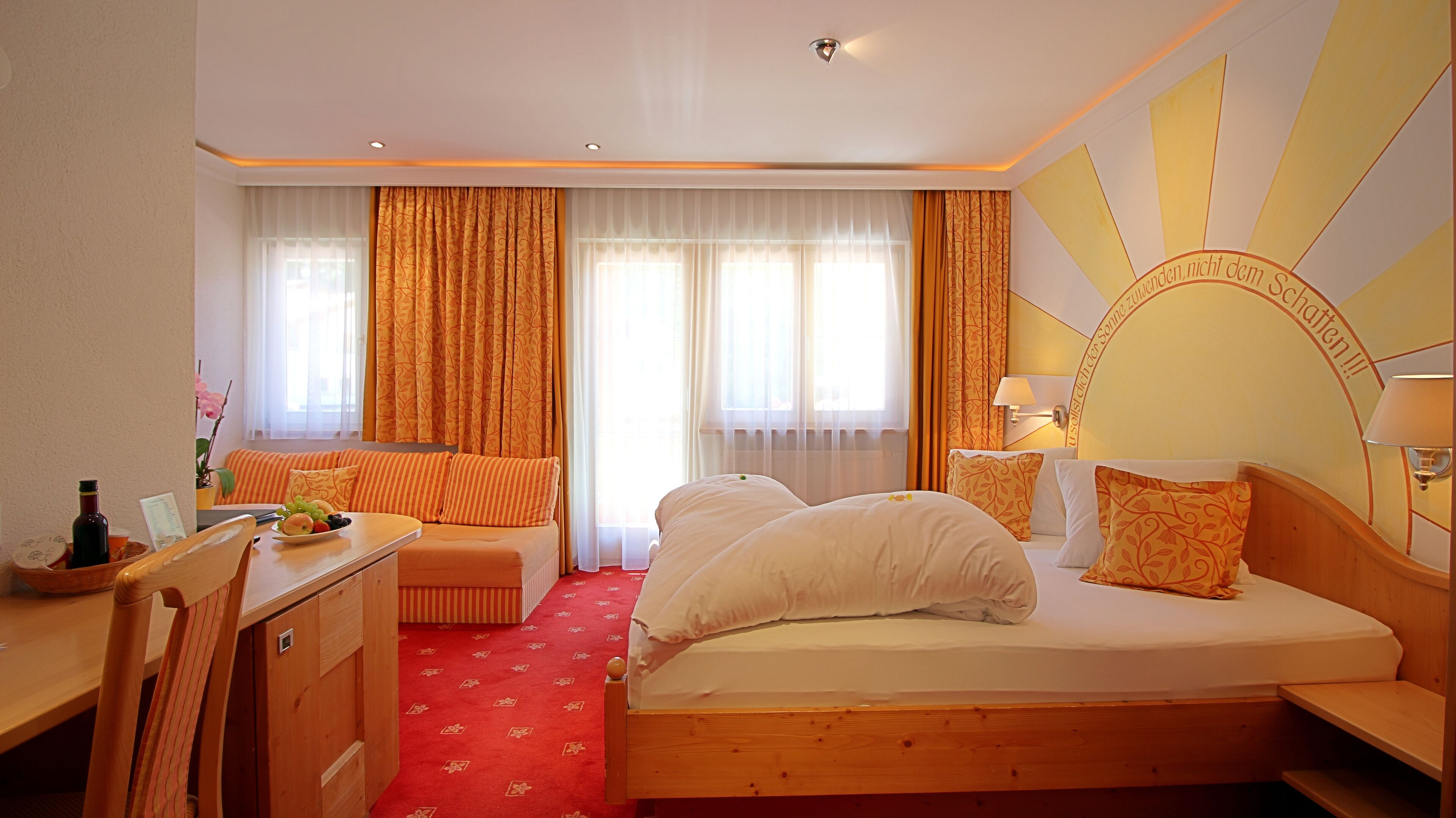 1 bedroom, hypo-allergenic bedding, minibar, in-room safe