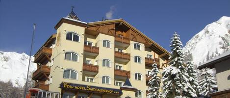 Fachada de la propiedad