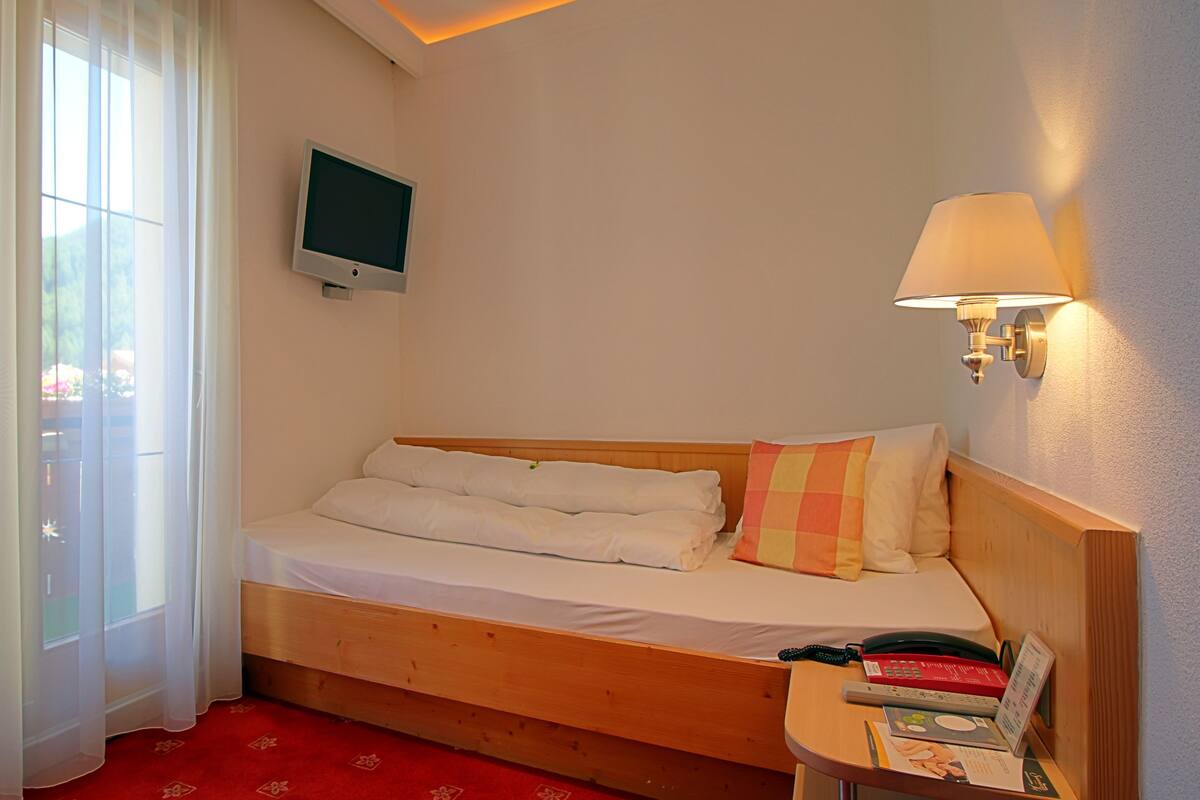 Standard Single Room, Balcony | Room amenity