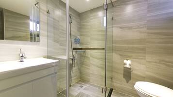 Shower kamar mandi