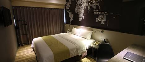 Superior Double Room | Desk, blackout curtains, rollaway beds, free WiFi