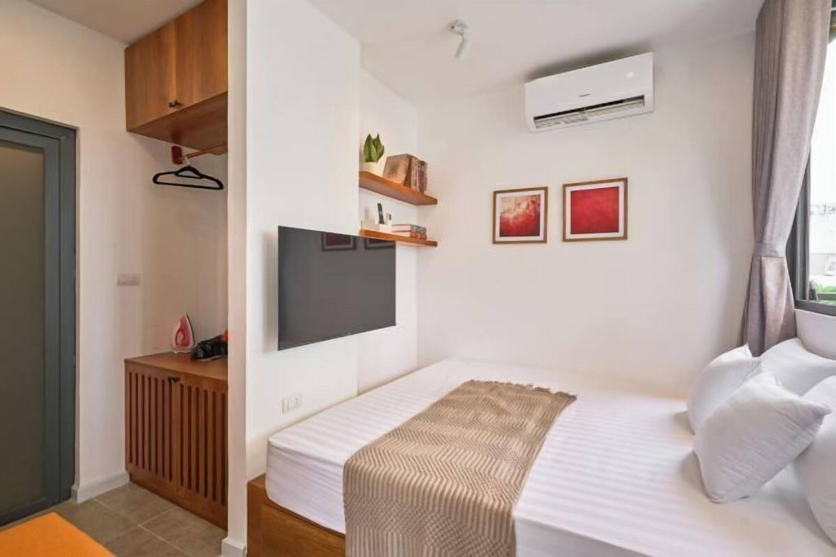 1 bedroom, premium bedding, memory foam beds, free minibar items