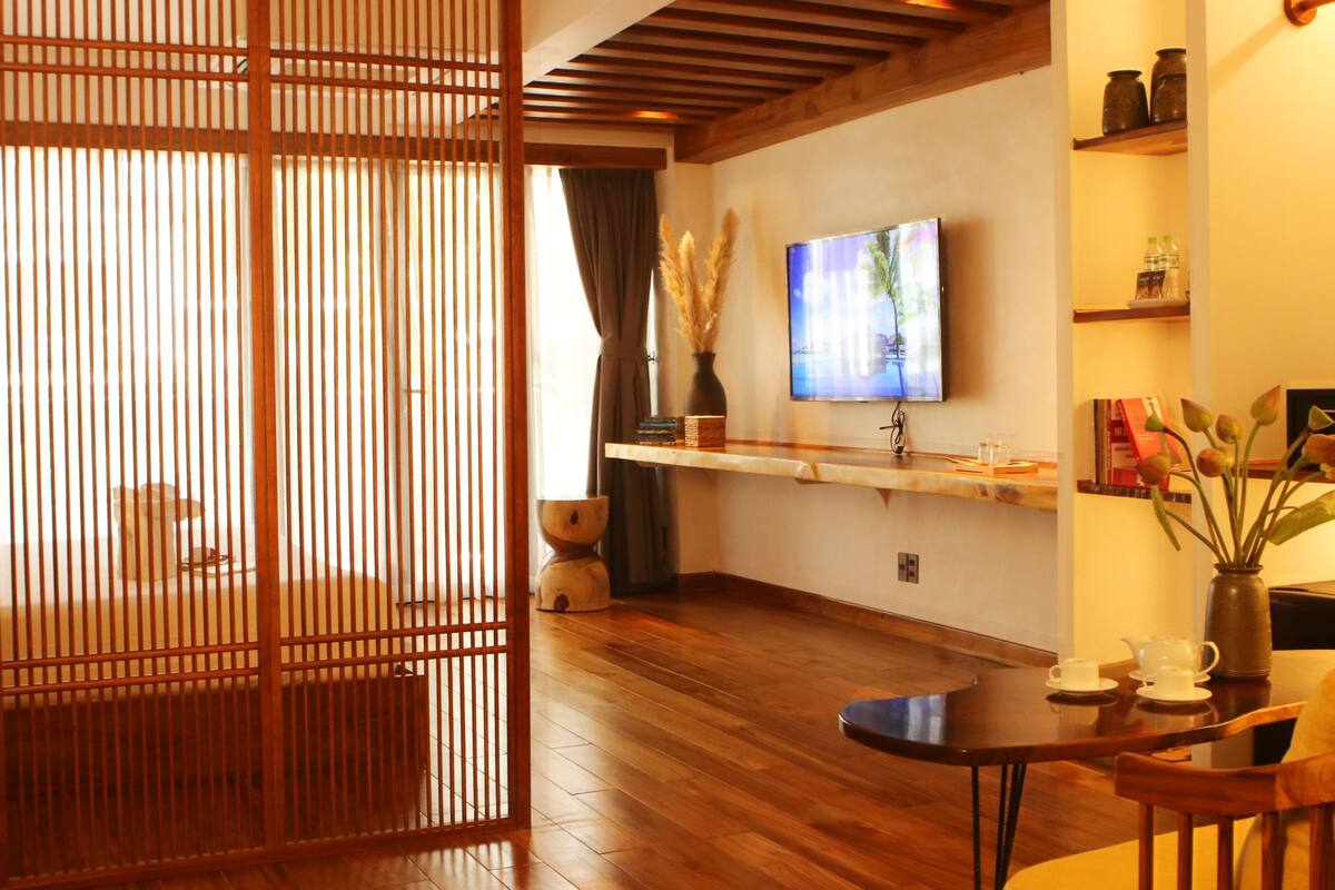 Studio Exécutif, balcon, vue ville
