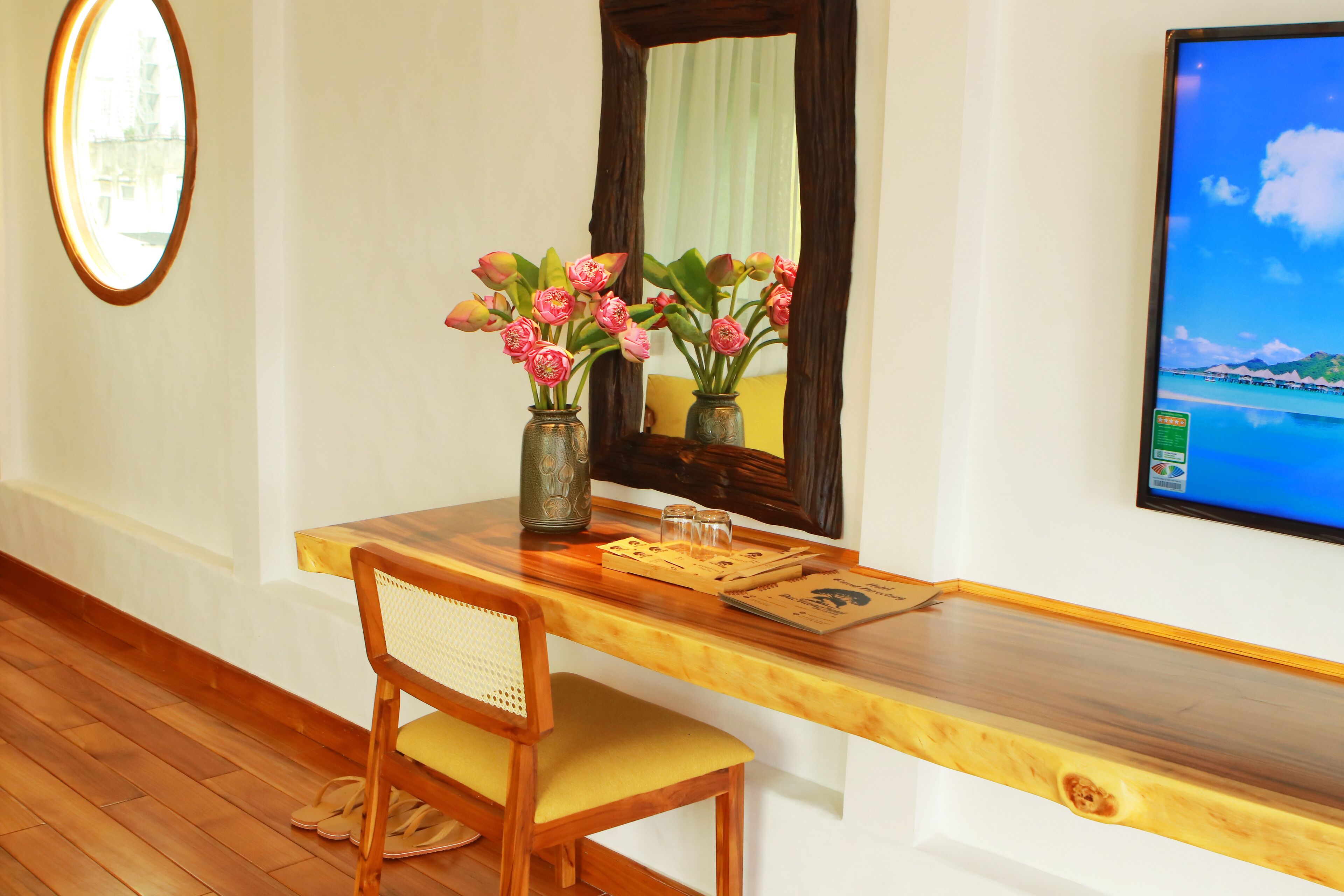 executive studio, balcony, city view | 1 bedroom, premium bedding, memory-foam beds, free minibar items