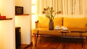 Unclassified image, 5 of 127, button - Duc Vuong Saigon Hotel - Bui Vien (Ho Chi Minh City)
