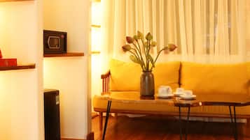 Executive Studio, Balcony, City View | Premium bedding, memory foam beds, free minibar items, in-room safe