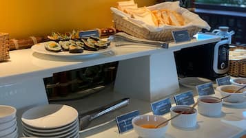 Free daily full breakfast