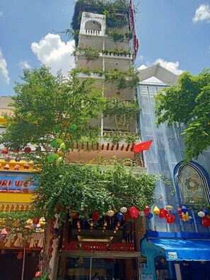 Mặt tiền nơi lưu trú