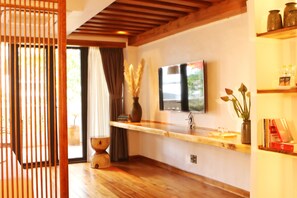 Executive Studio, Balcony, City View | Premium bedding, memory foam beds, free minibar items, in-room safe